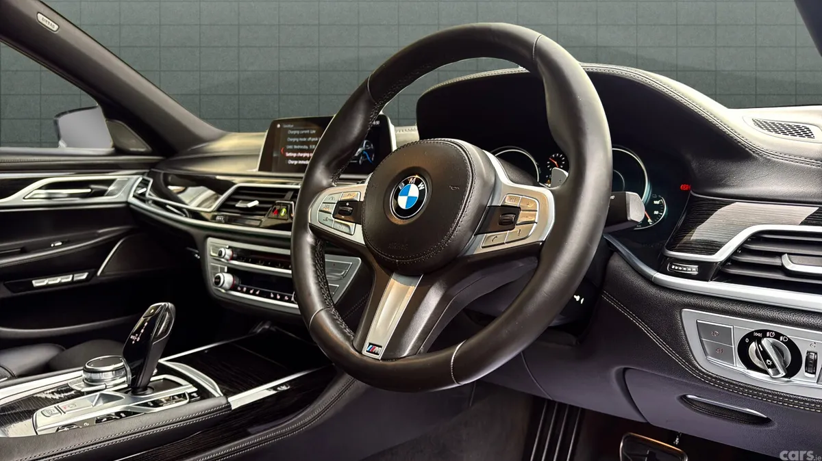BMW 7-Series Saloon, Petrol Plug-in Hybrid, 2018, White