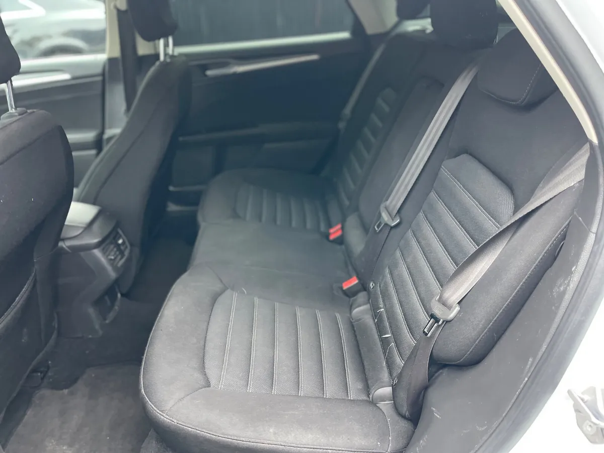 Ford Mondeo Hatchback, Diesel, 2016, White