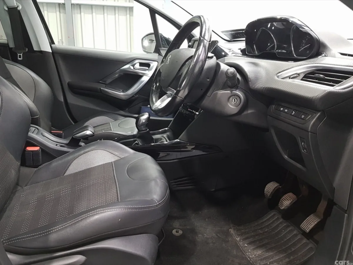 Peugeot 2008 Hatchback, Petrol, 2019, Black
