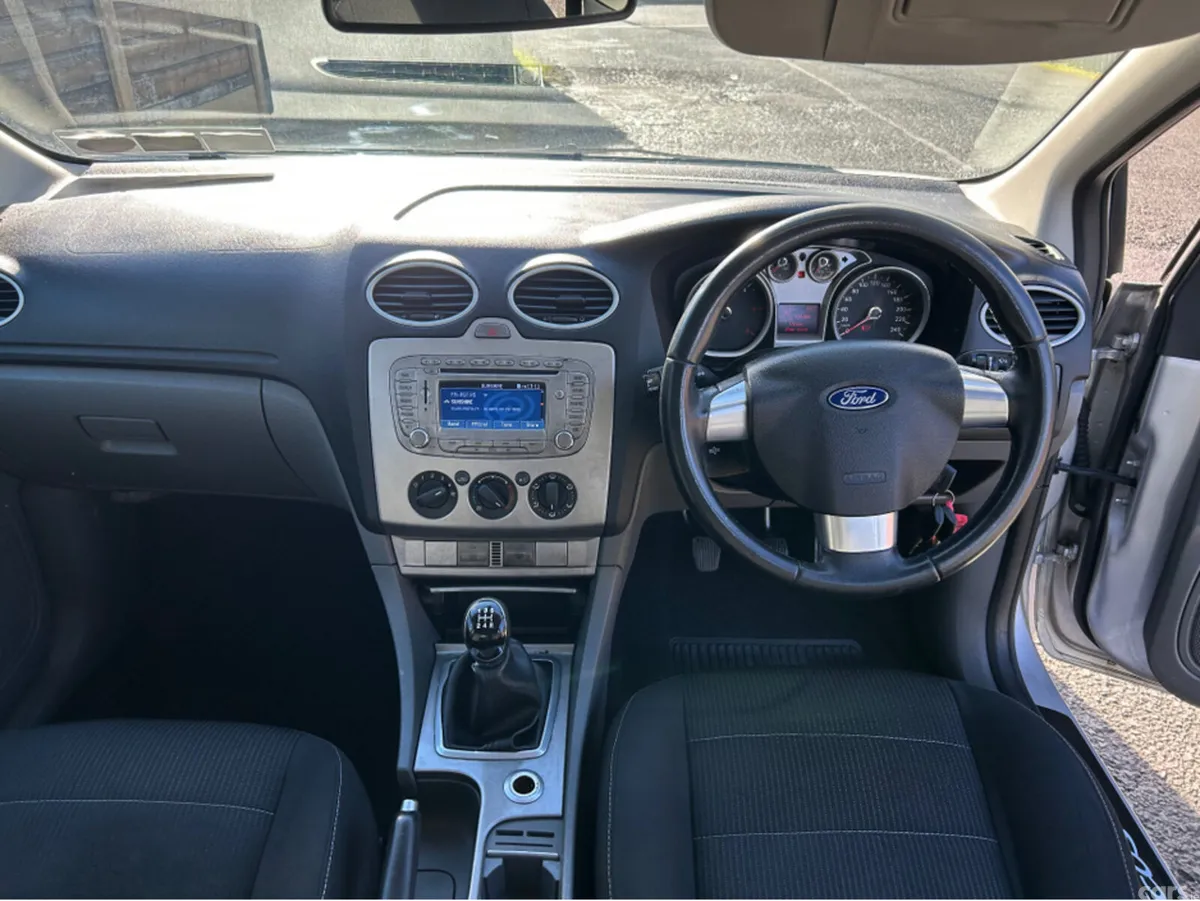 Ford Focus Hatchback, Diesel, 2011, Silver