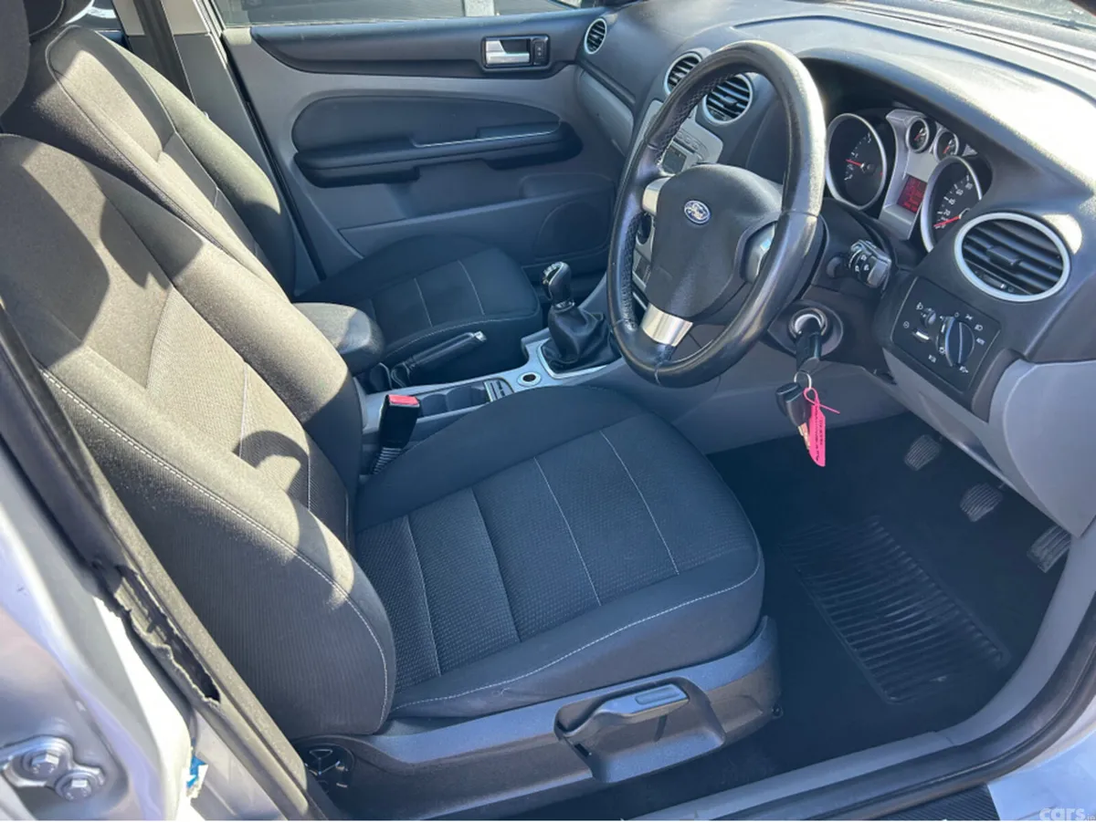 Ford Focus Hatchback, Diesel, 2011, Silver