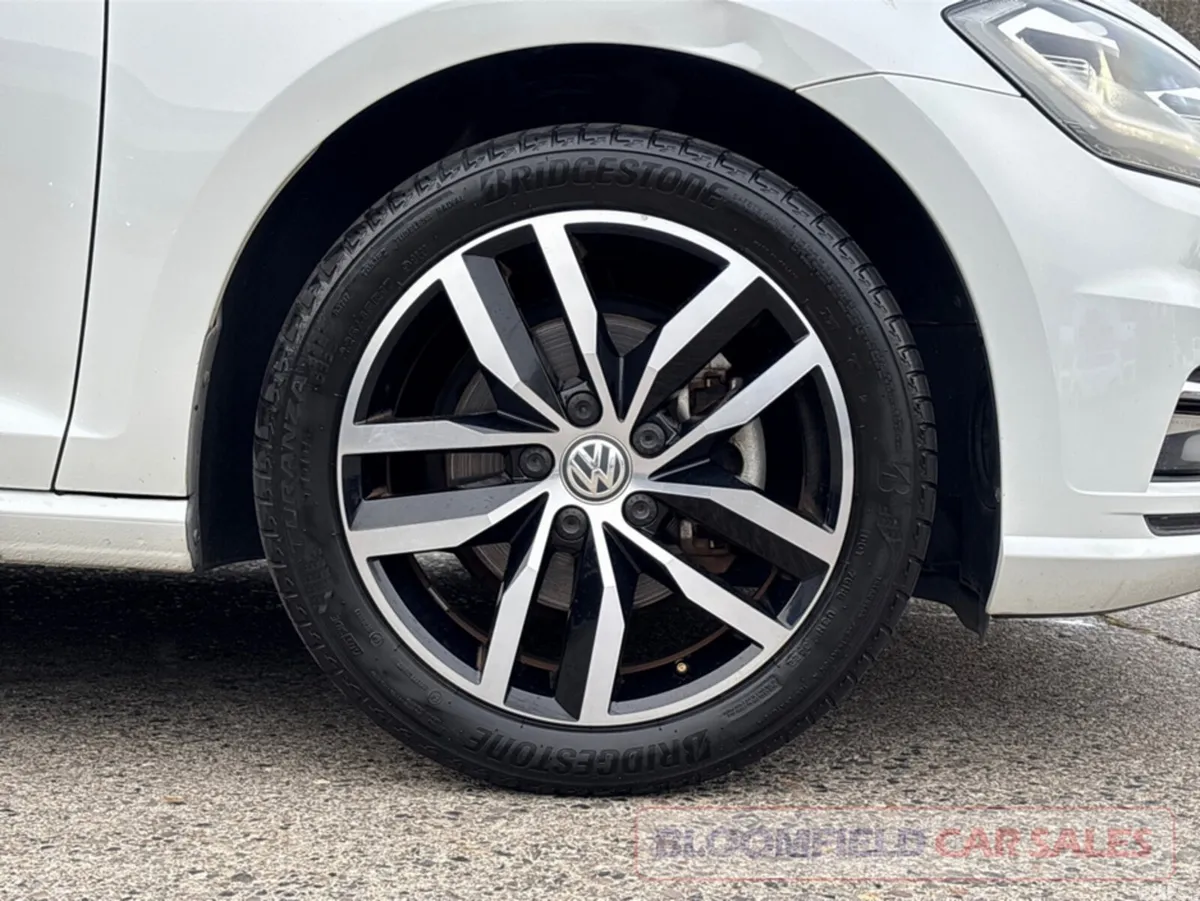 Volkswagen Golf Hatchback, Petrol, 2019, White