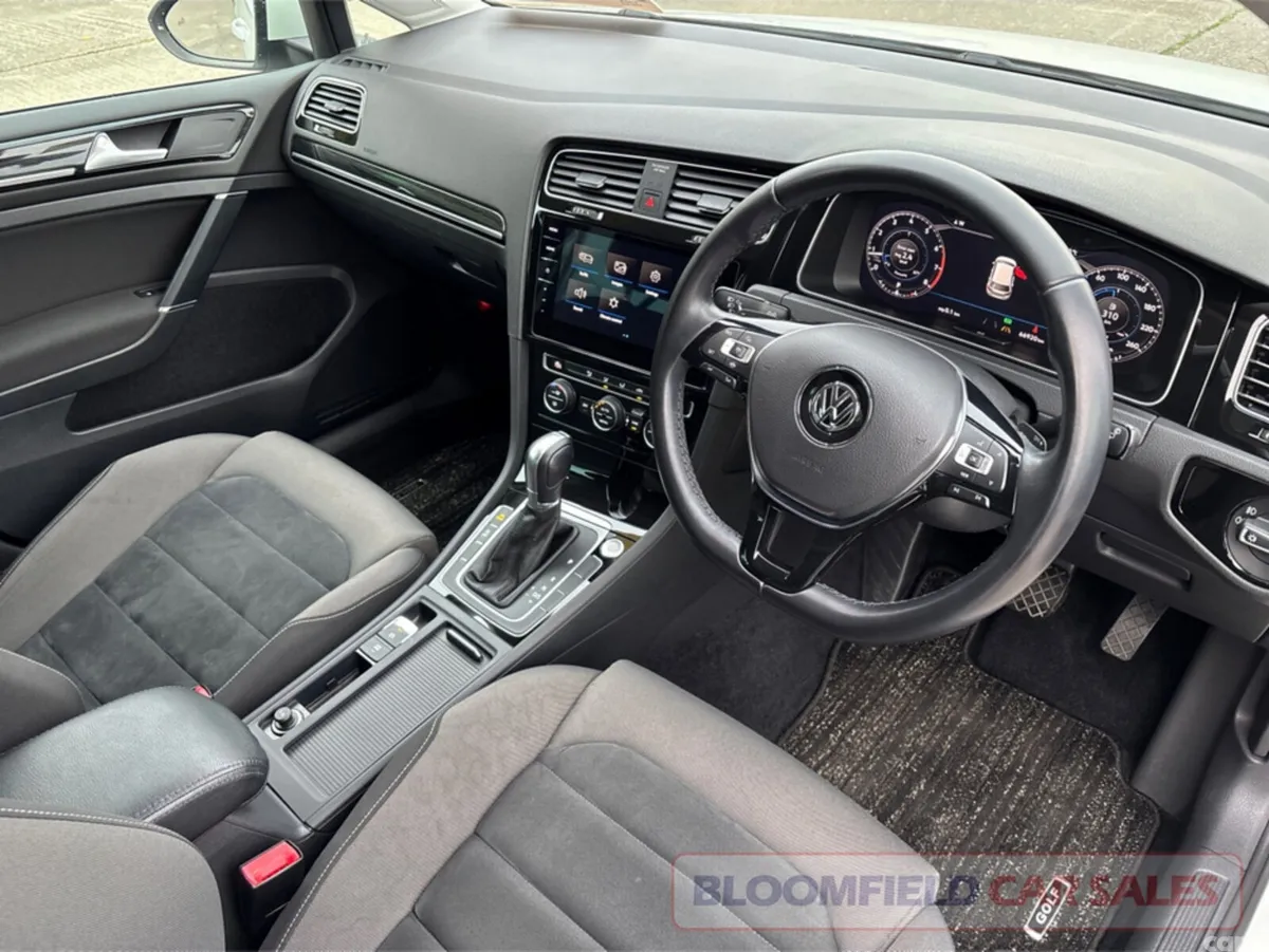 Volkswagen Golf Hatchback, Petrol, 2019, White