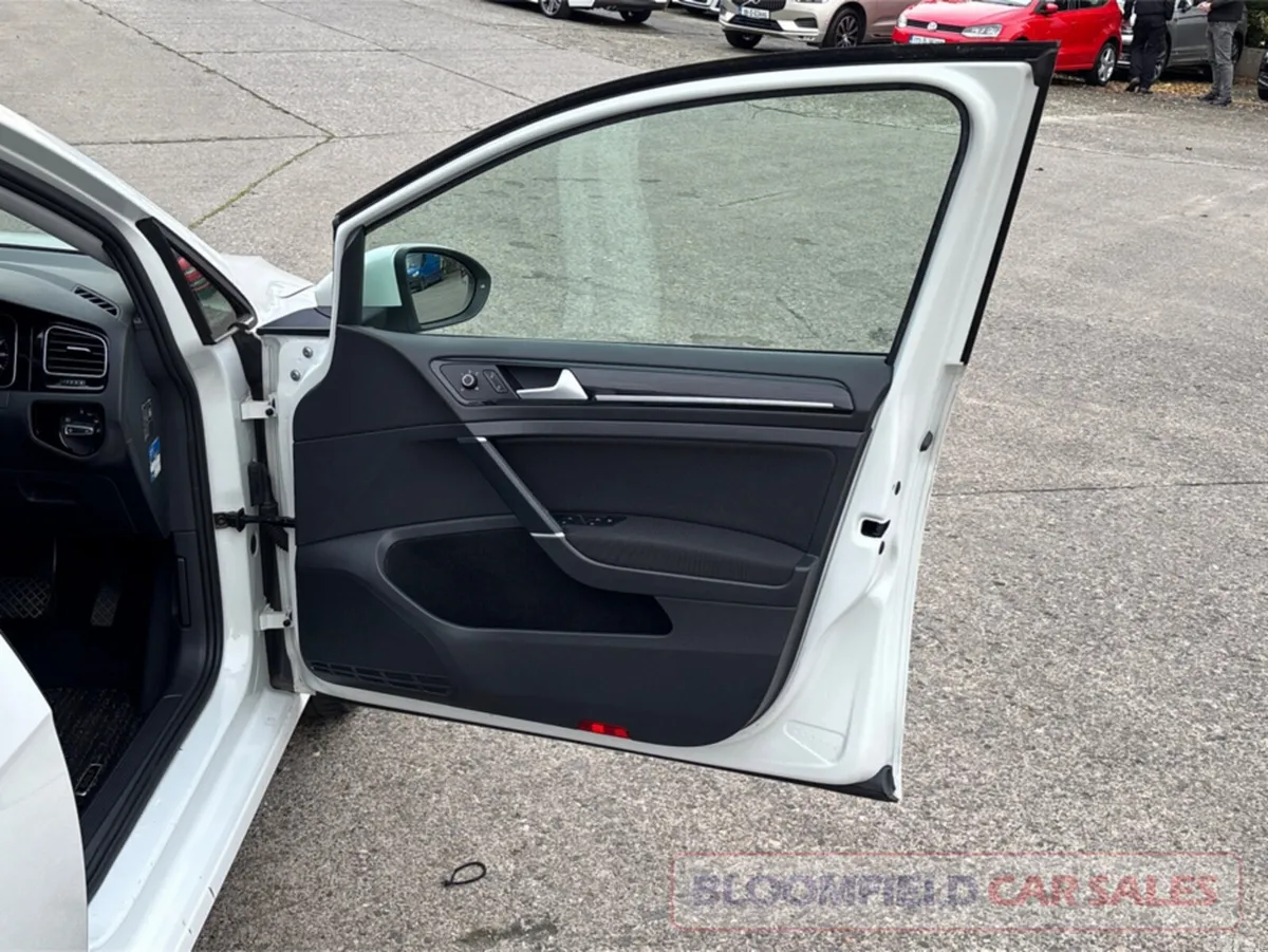 Volkswagen Golf Hatchback, Petrol, 2019, White