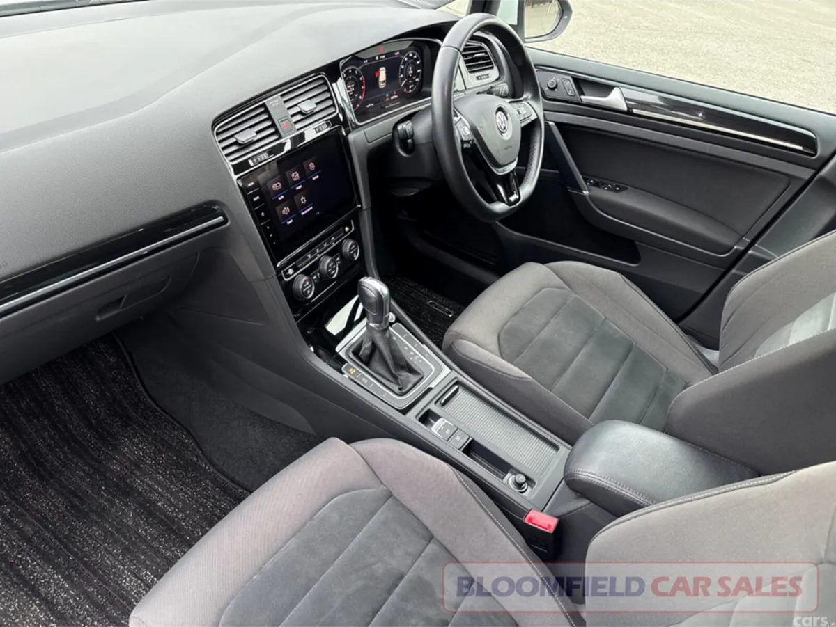 Volkswagen Golf Hatchback, Petrol, 2019, White