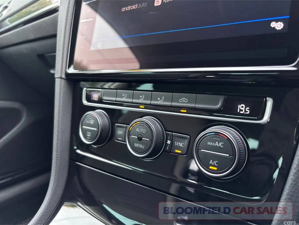 Volkswagen Golf Hatchback, Petrol, 2019, White