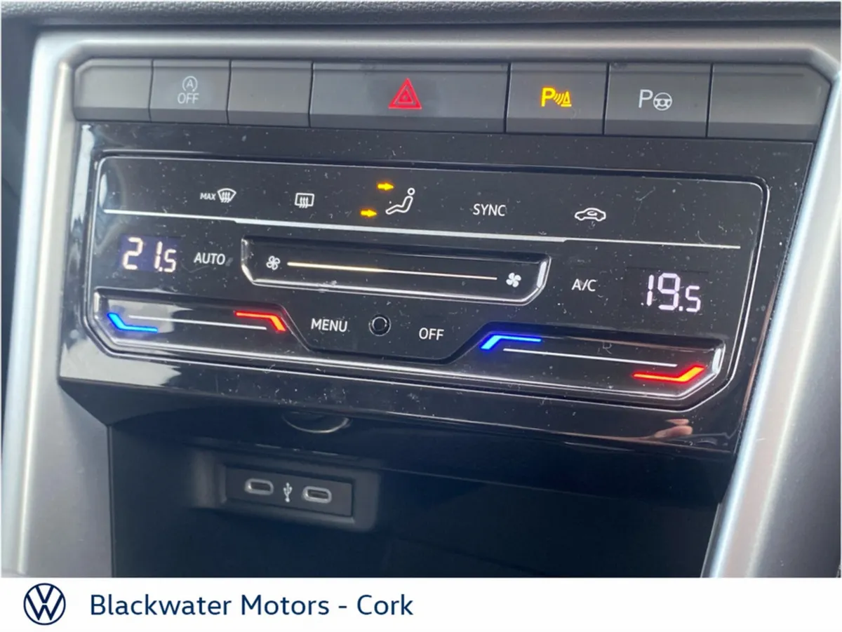 Volkswagen T-Roc Hatchback, Diesel, 2025, White