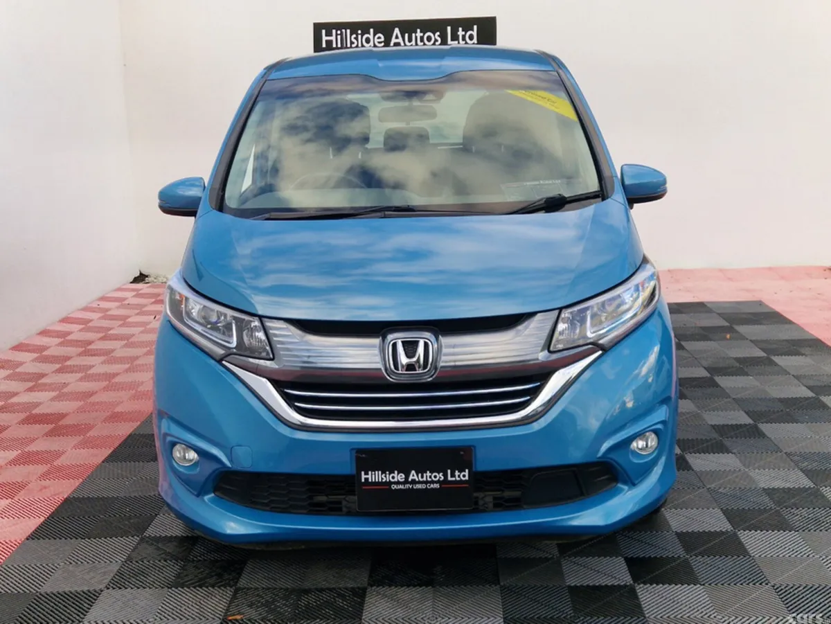 Honda Freed MPV, Petrol Hybrid, 2017, Blue
