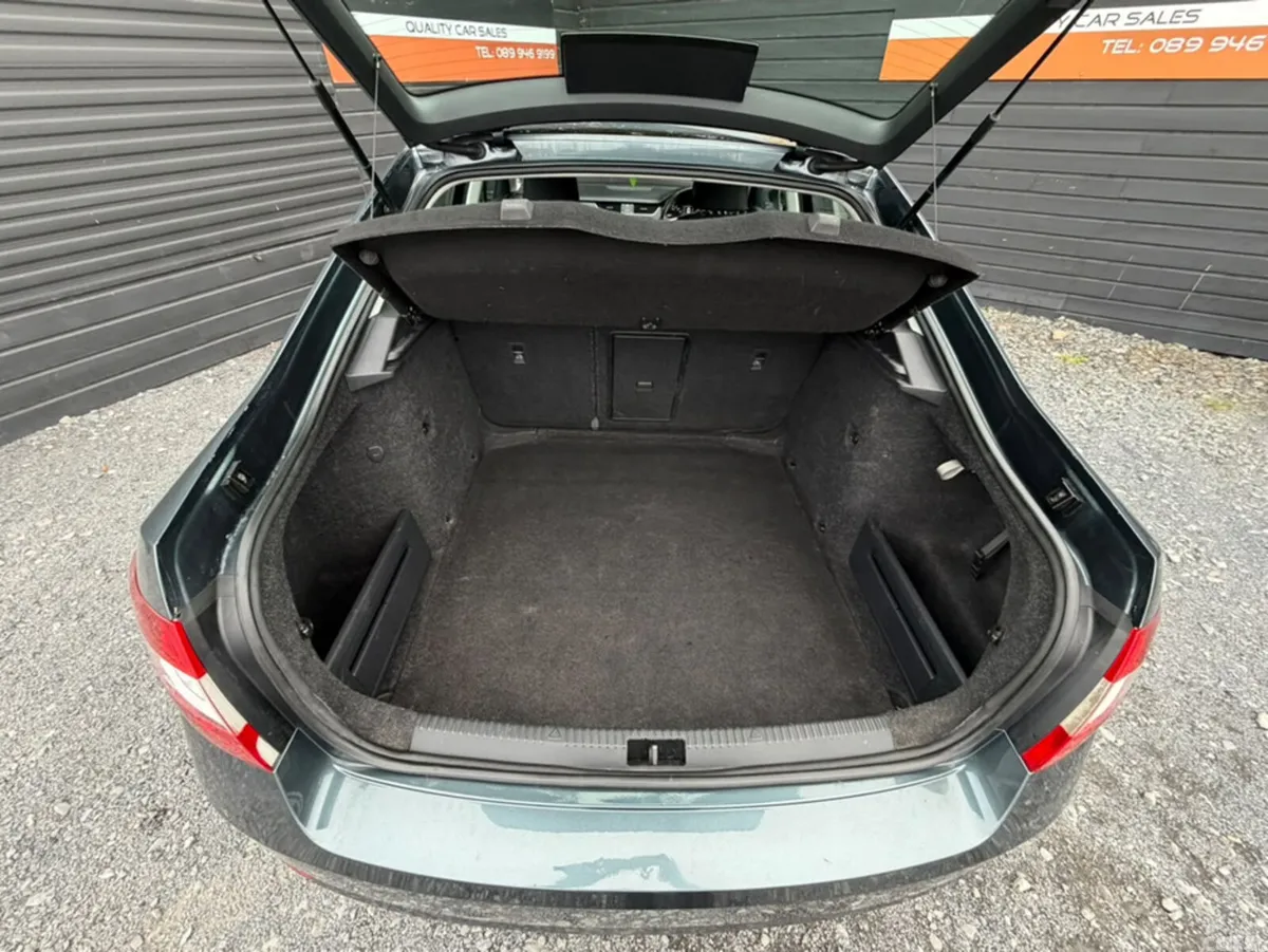 Skoda Octavia Hatchback, Diesel, 2017, Grey
