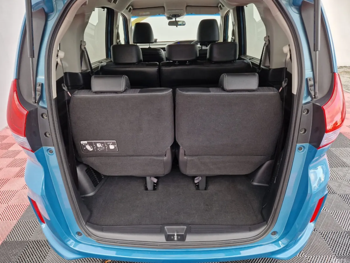 Honda Freed MPV, Petrol Hybrid, 2017, Blue