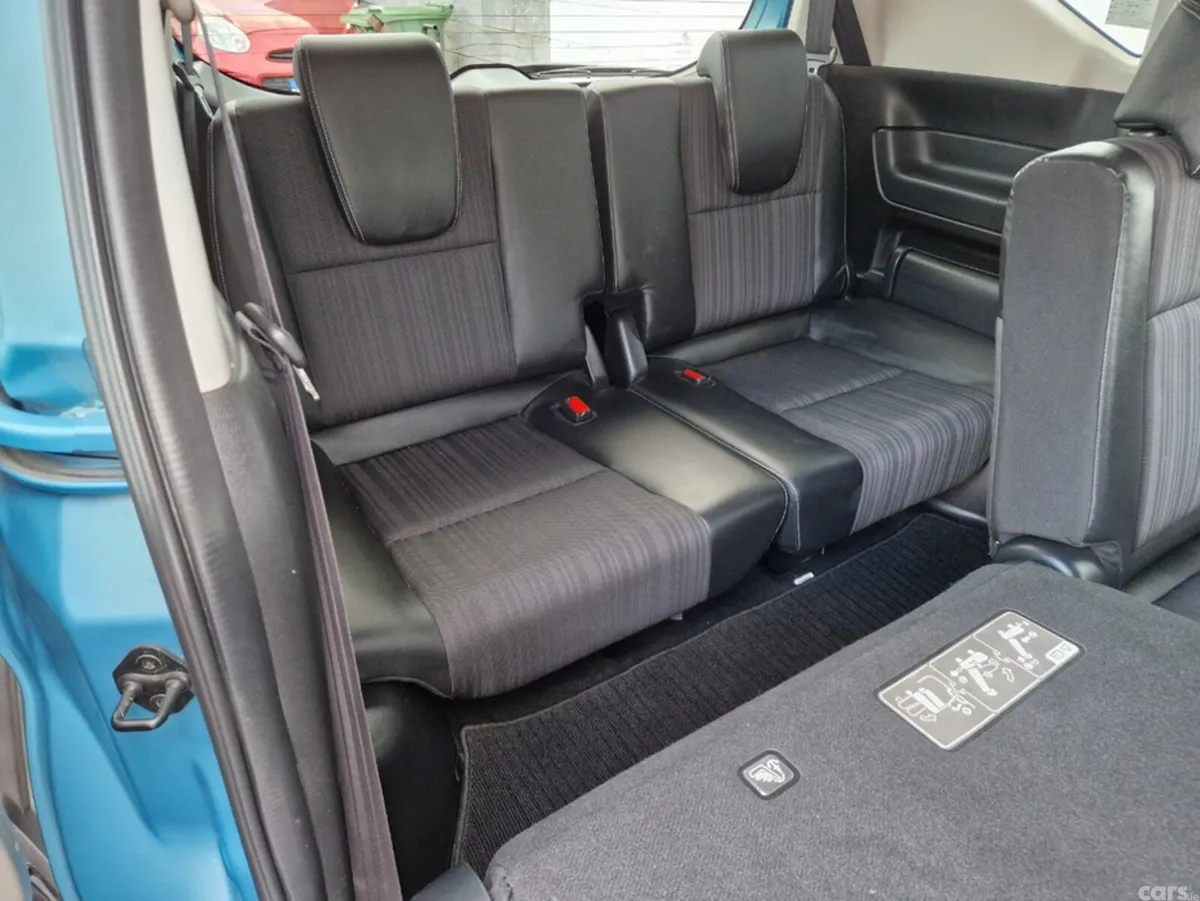 Honda Freed MPV, Petrol Hybrid, 2017, Blue