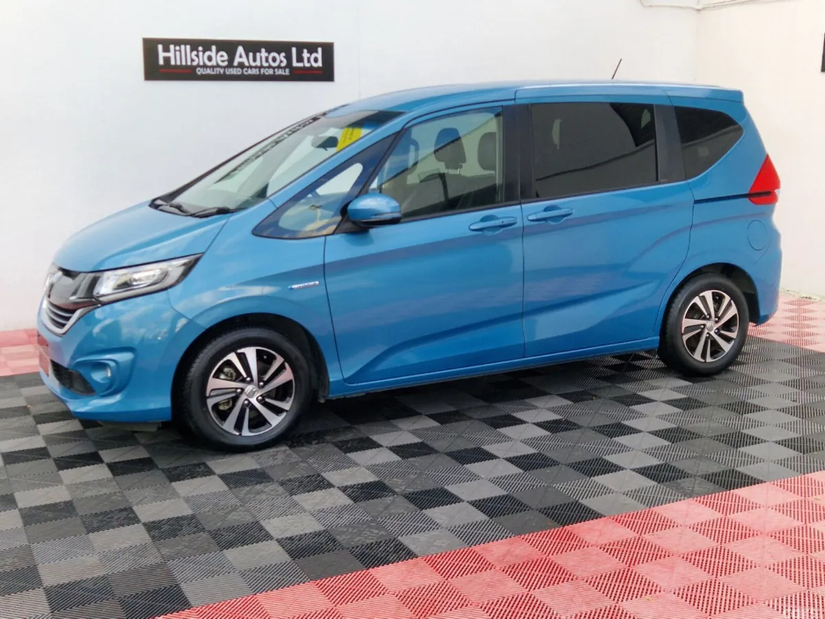 Honda Freed MPV, Petrol Hybrid, 2017, Blue