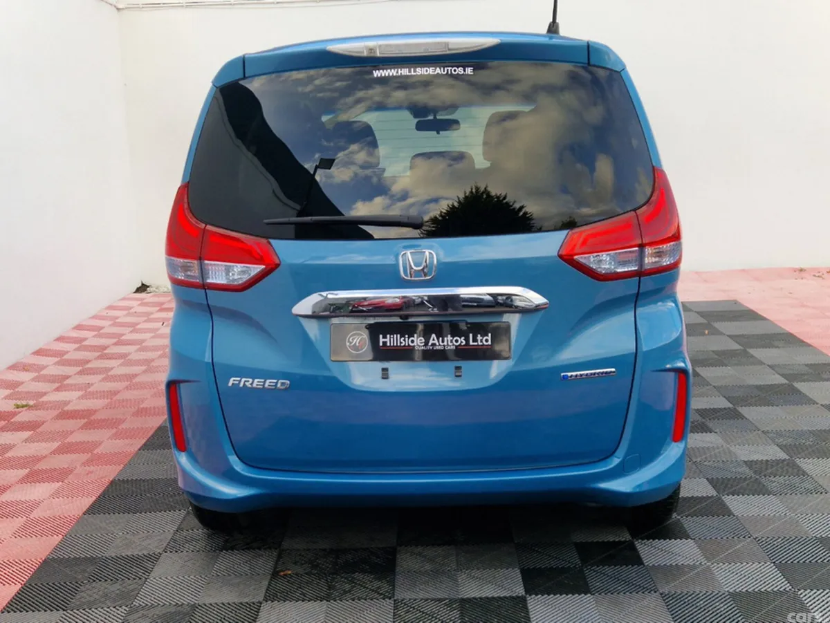 Honda Freed MPV, Petrol Hybrid, 2017, Blue