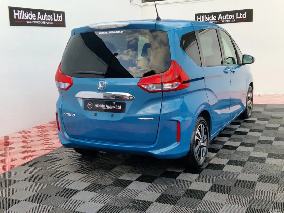 Honda Freed MPV, Petrol Hybrid, 2017, Blue