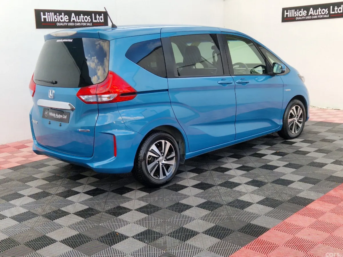Honda Freed MPV, Petrol Hybrid, 2017, Blue