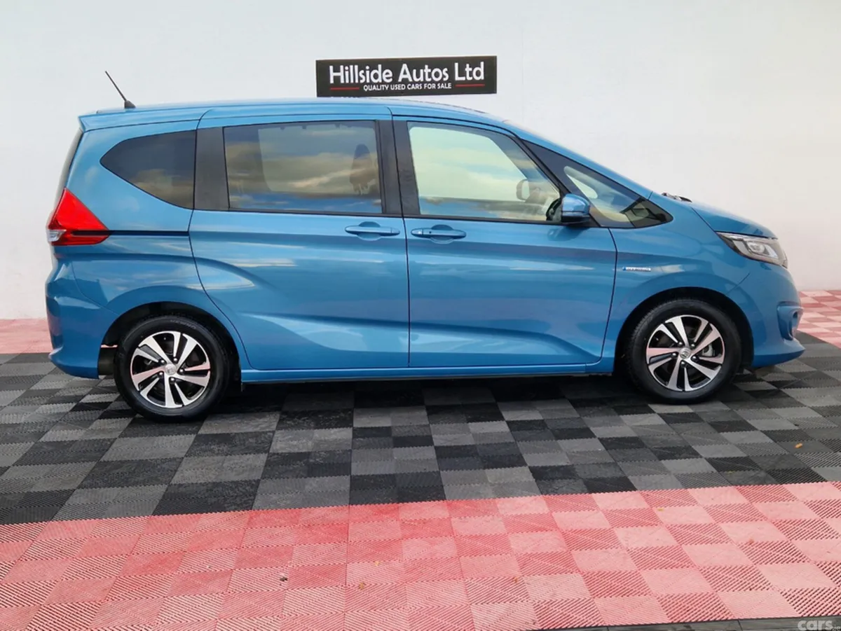 Honda Freed MPV, Petrol Hybrid, 2017, Blue