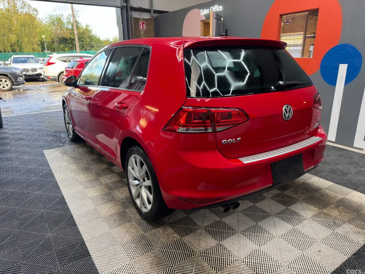 Volkswagen Golf Hatchback, Petrol, 2016, Red