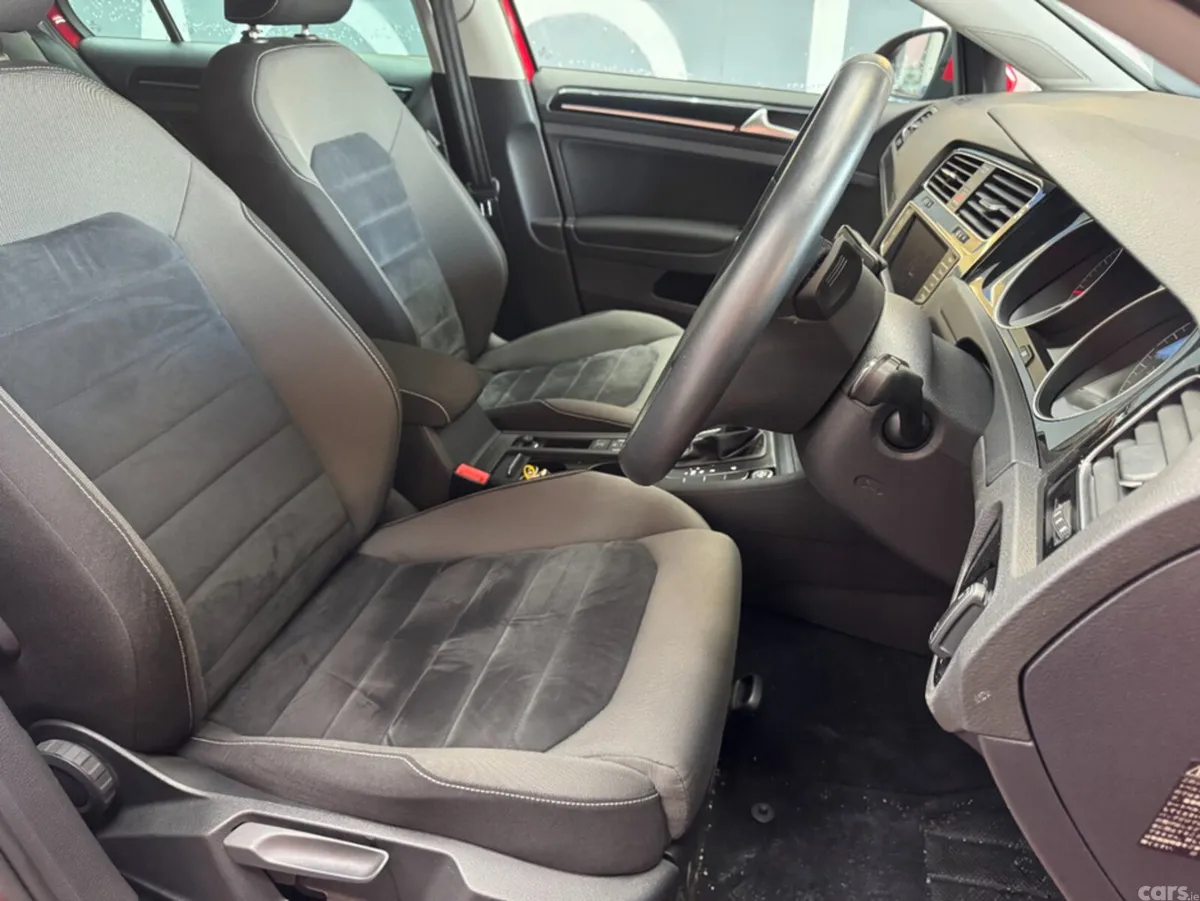 Volkswagen Golf Hatchback, Petrol, 2016, Red
