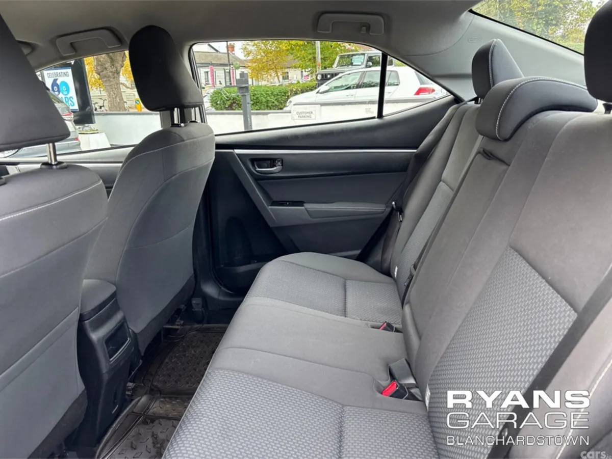 Toyota Corolla Saloon, Petrol, 2017, Grey