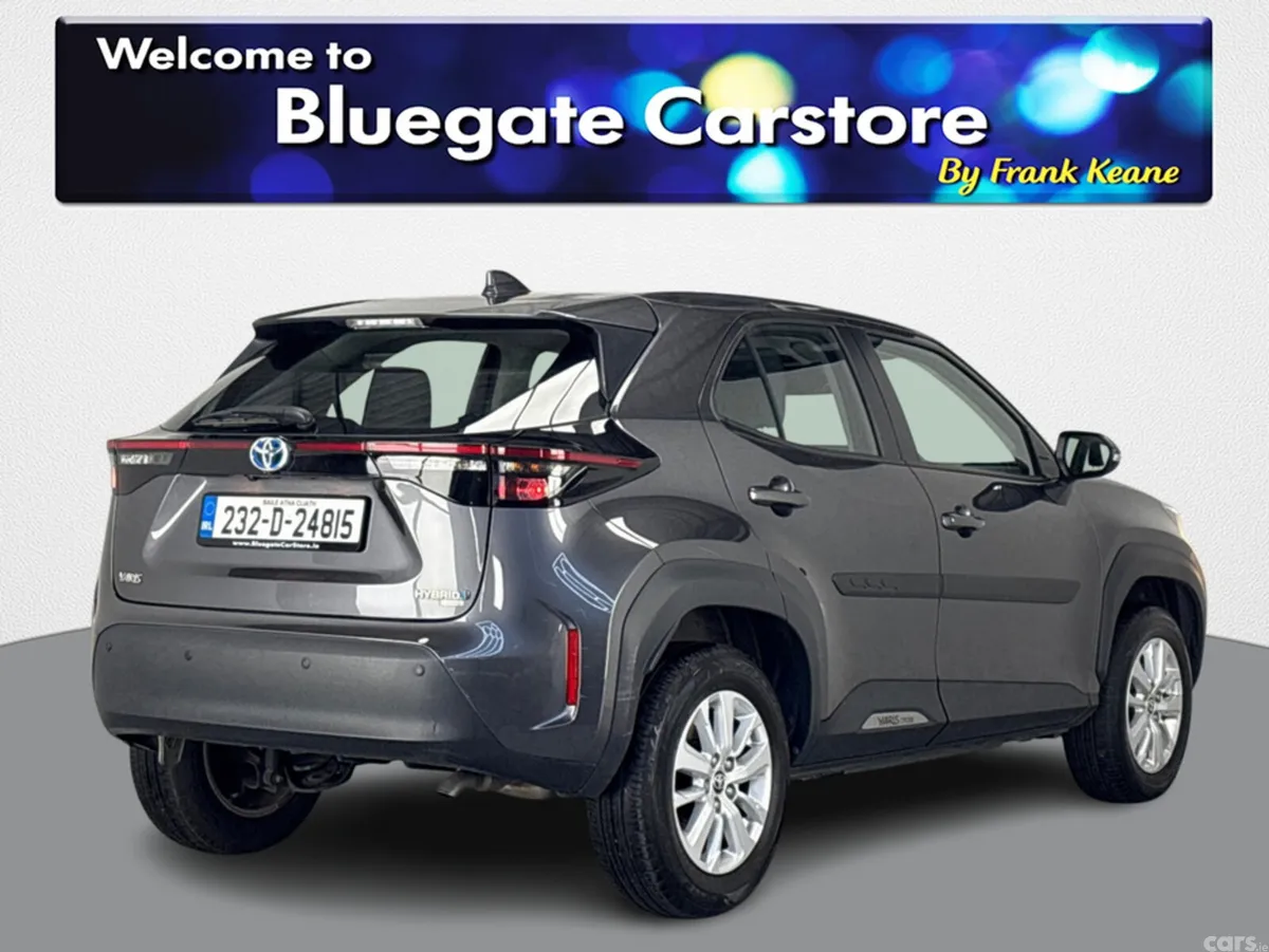 Toyota Yaris Cross Hatchback, Petrol Hybrid, 2023, Grey