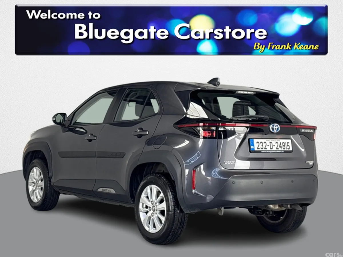 Toyota Yaris Cross Hatchback, Petrol Hybrid, 2023, Grey