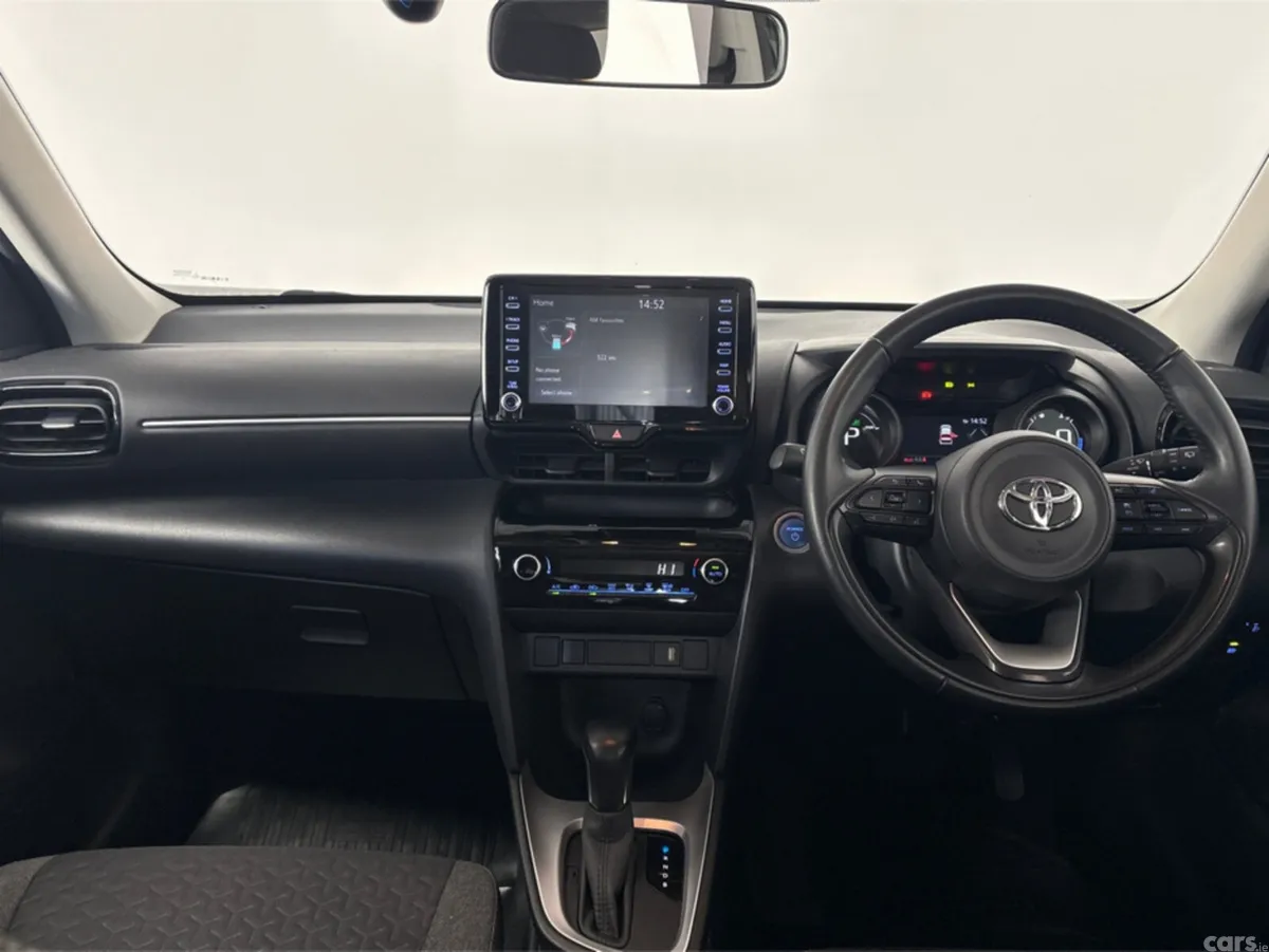 Toyota Yaris Cross Hatchback, Petrol Hybrid, 2023, Grey