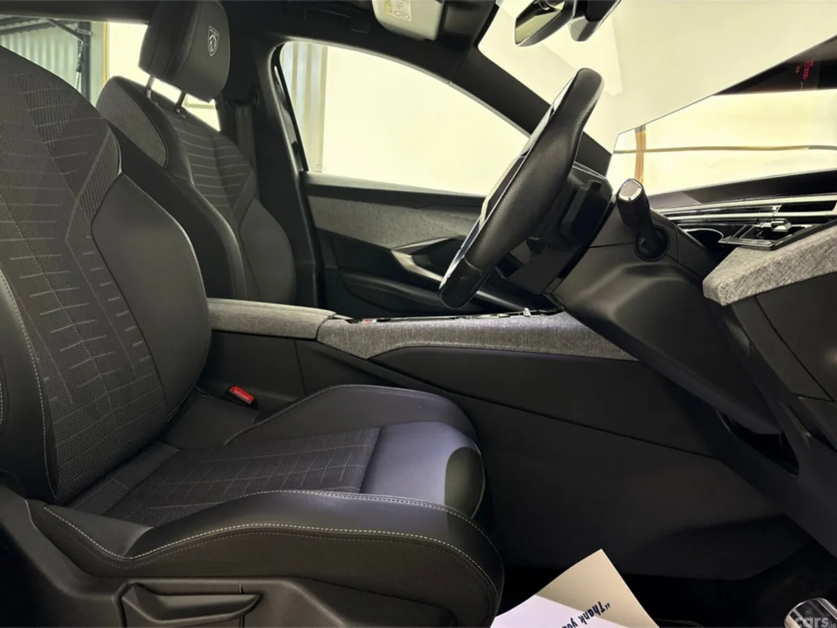 Peugeot 5008 Hatchback, Electric, 2025, Black