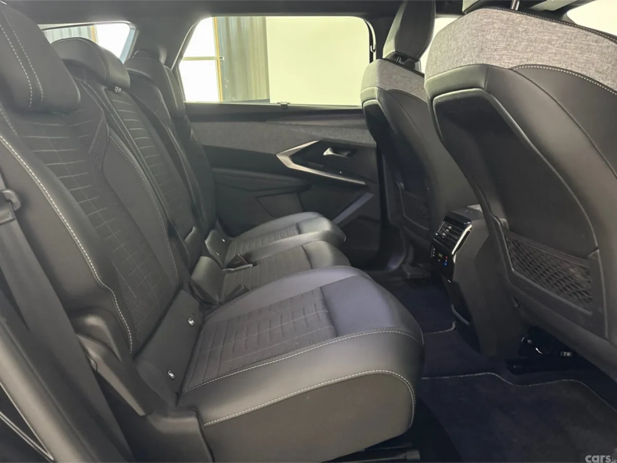 Peugeot 5008 Hatchback, Electric, 2025, Black