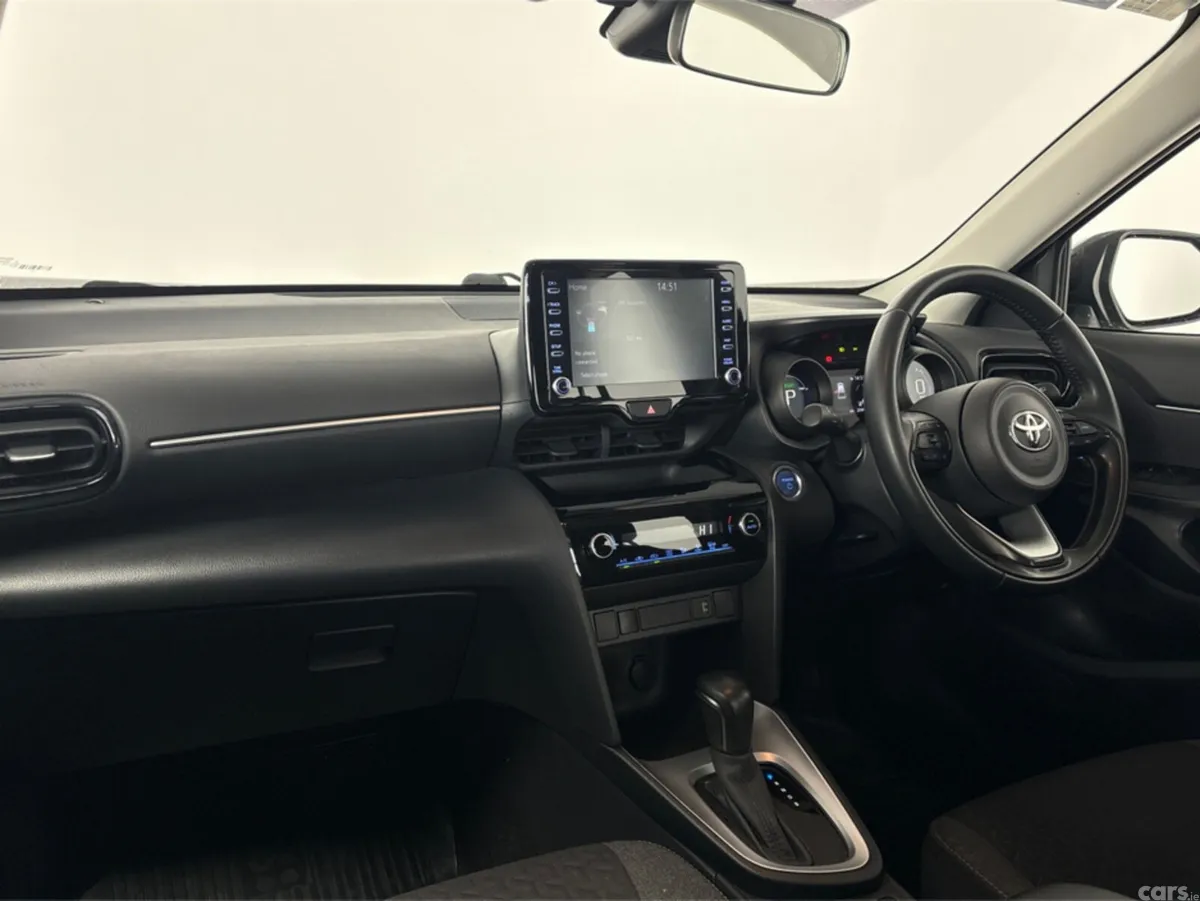 Toyota Yaris Cross Hatchback, Petrol Hybrid, 2023, Grey