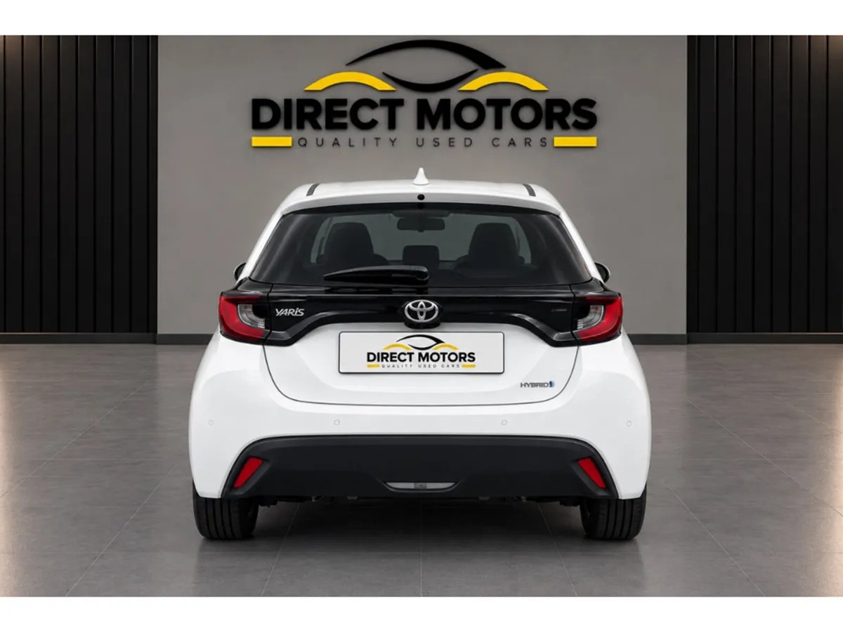 Toyota Yaris Hatchback, Petrol Hybrid, 2024, White