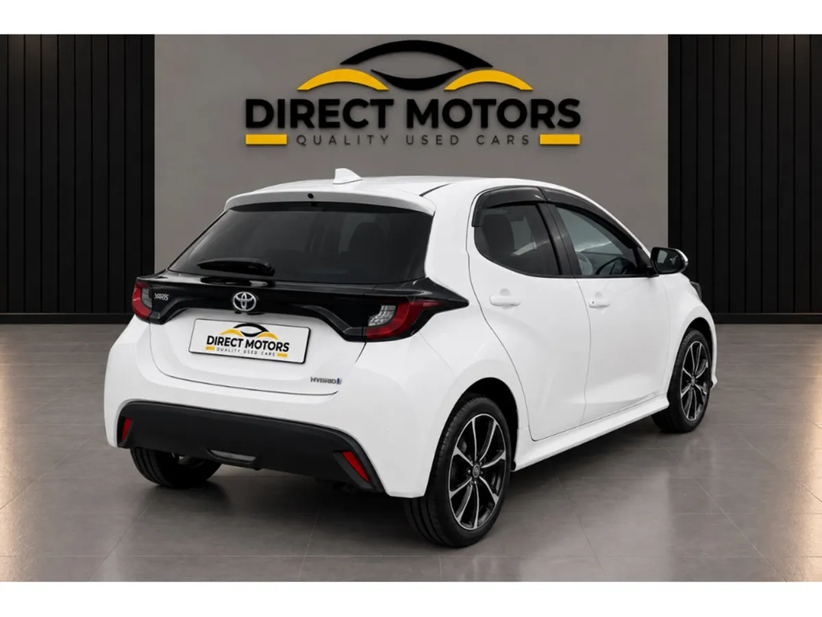 Toyota Yaris Hatchback, Petrol Hybrid, 2024, White