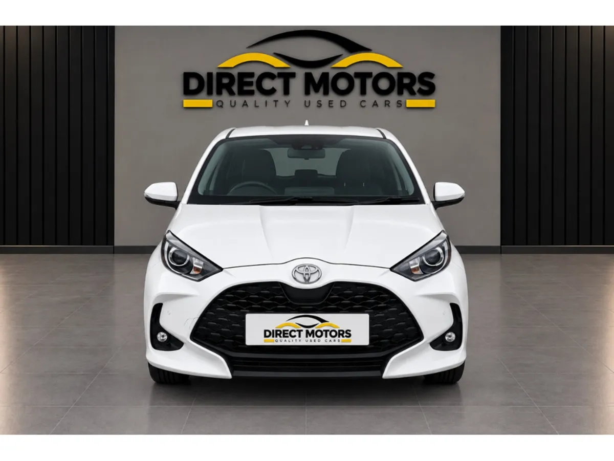 Toyota Yaris Hatchback, Petrol Hybrid, 2024, White