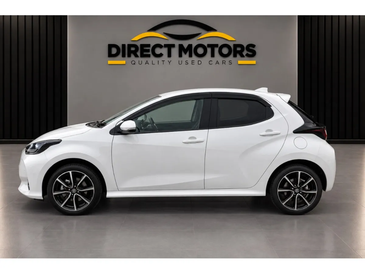 Toyota Yaris Hatchback, Petrol Hybrid, 2024, White