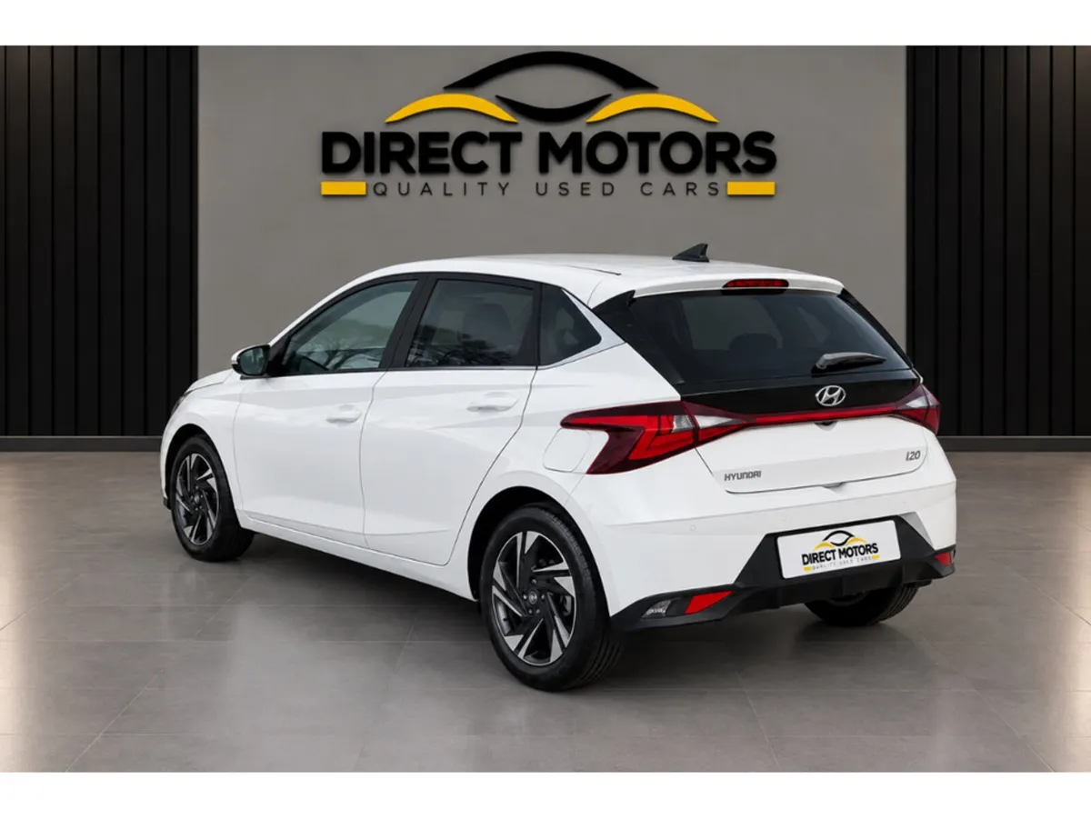 Hyundai i20 Hatchback, Petrol, 2022, White