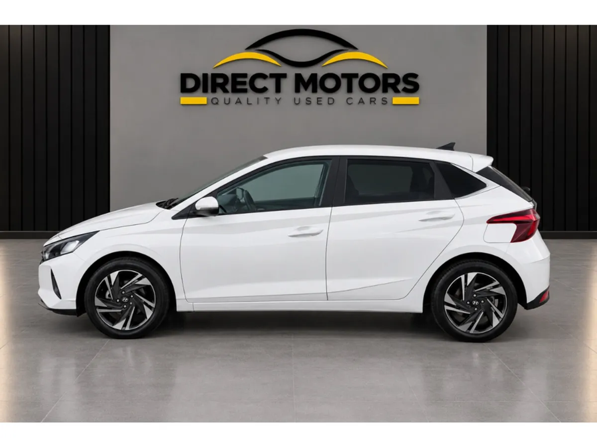 Hyundai i20 Hatchback, Petrol, 2022, White