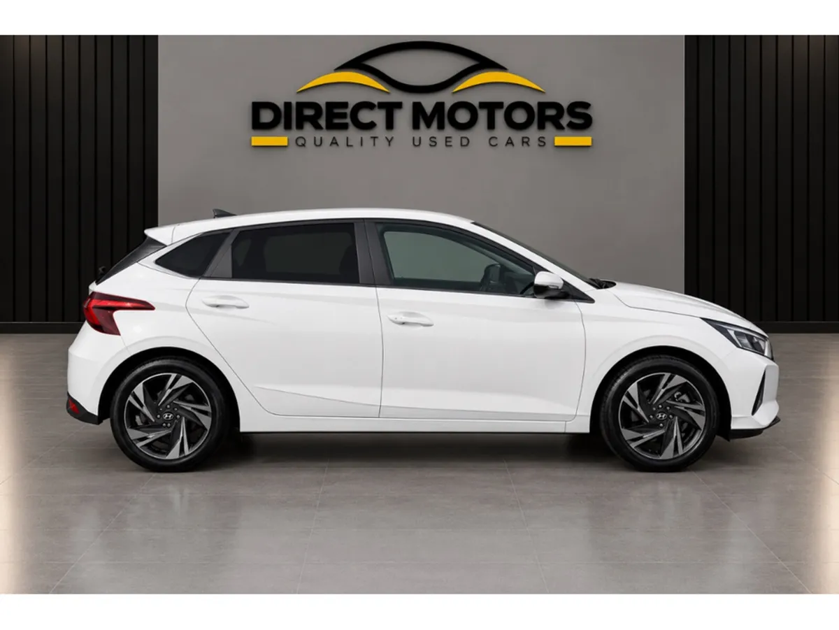 Hyundai i20 Hatchback, Petrol, 2022, White