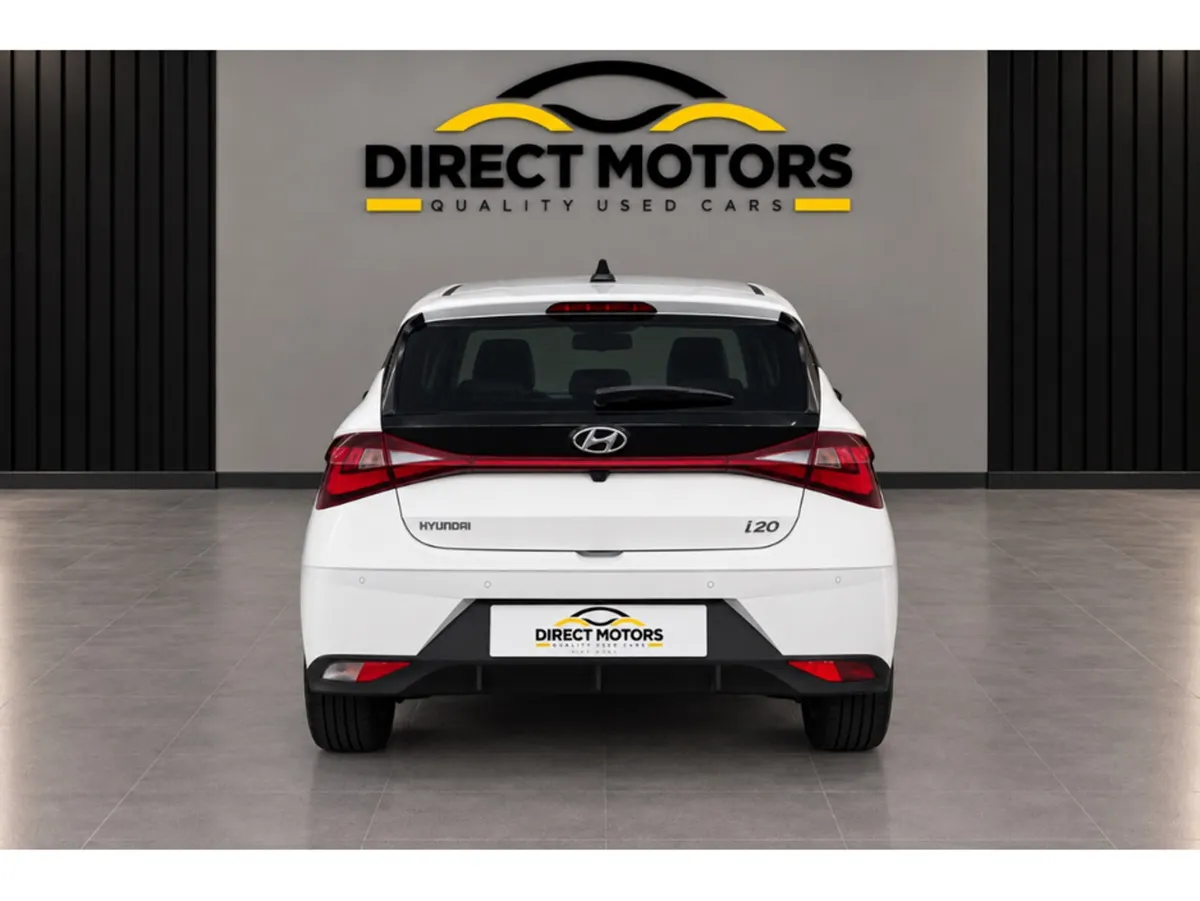 Hyundai i20 Hatchback, Petrol, 2022, White