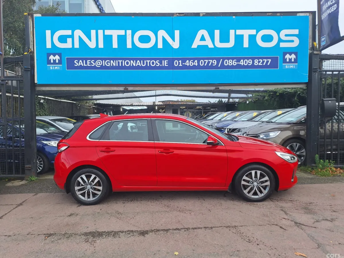 Hyundai i30 Hatchback, Petrol, 2017, Red