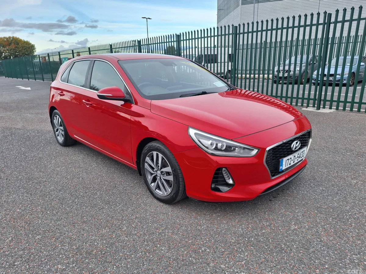 Hyundai i30 Hatchback, Petrol, 2017, Red