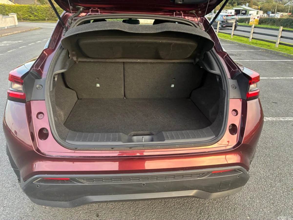 Nissan Juke MPV, Petrol, 2021, Red