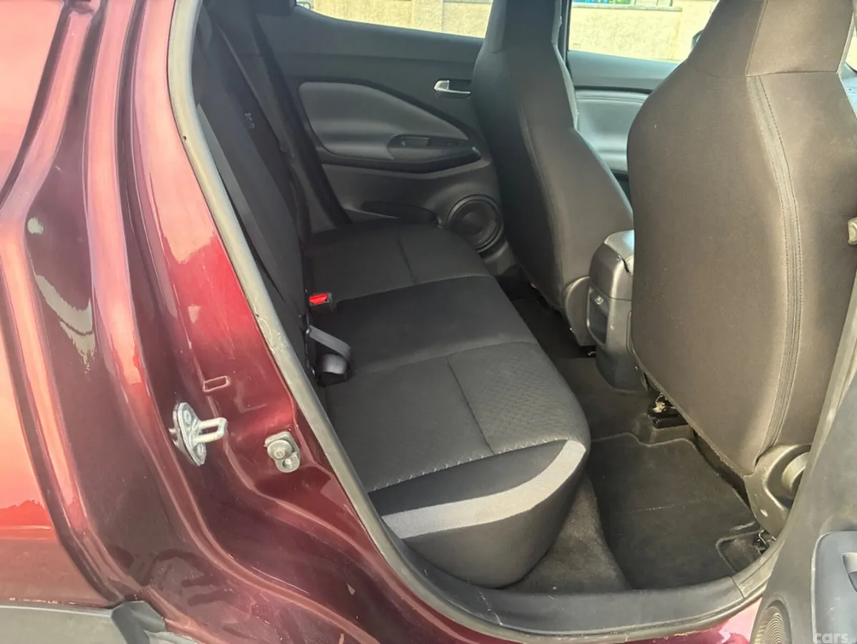 Nissan Juke MPV, Petrol, 2021, Red