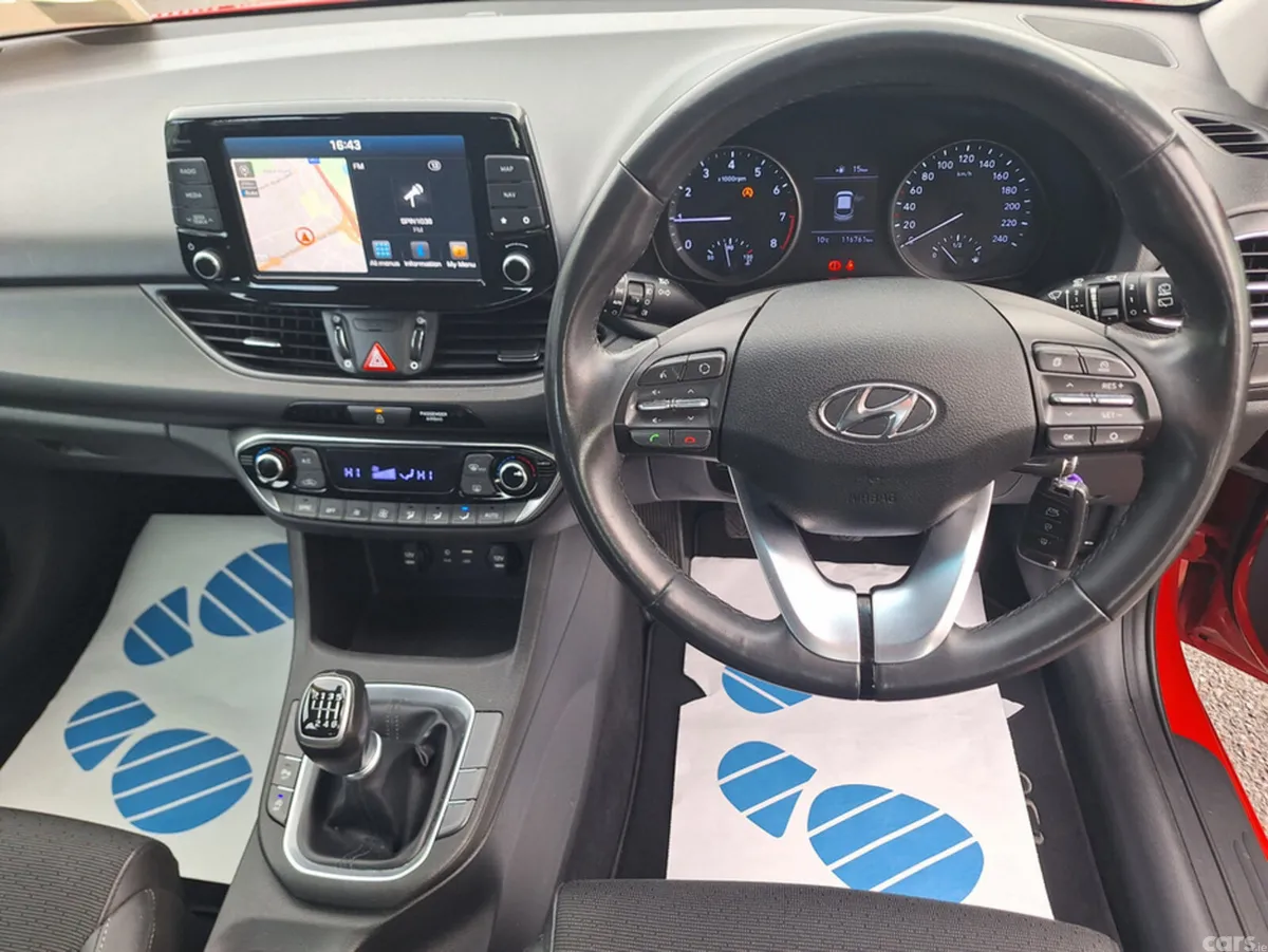 Hyundai i30 Hatchback, Petrol, 2017, Red