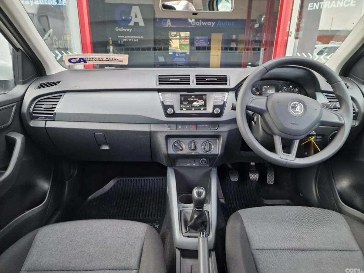 Skoda Fabia Hatchback, Petrol, 2016, White