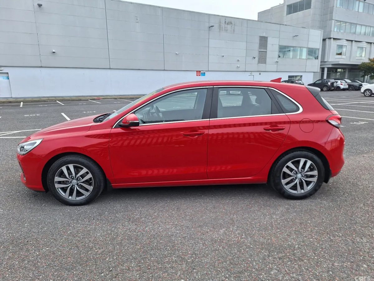 Hyundai i30 Hatchback, Petrol, 2017, Red