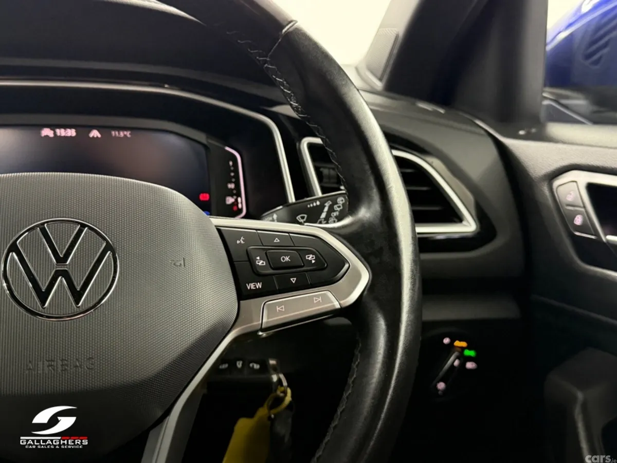 Volkswagen T-Roc SUV, Diesel, 2023, Blue