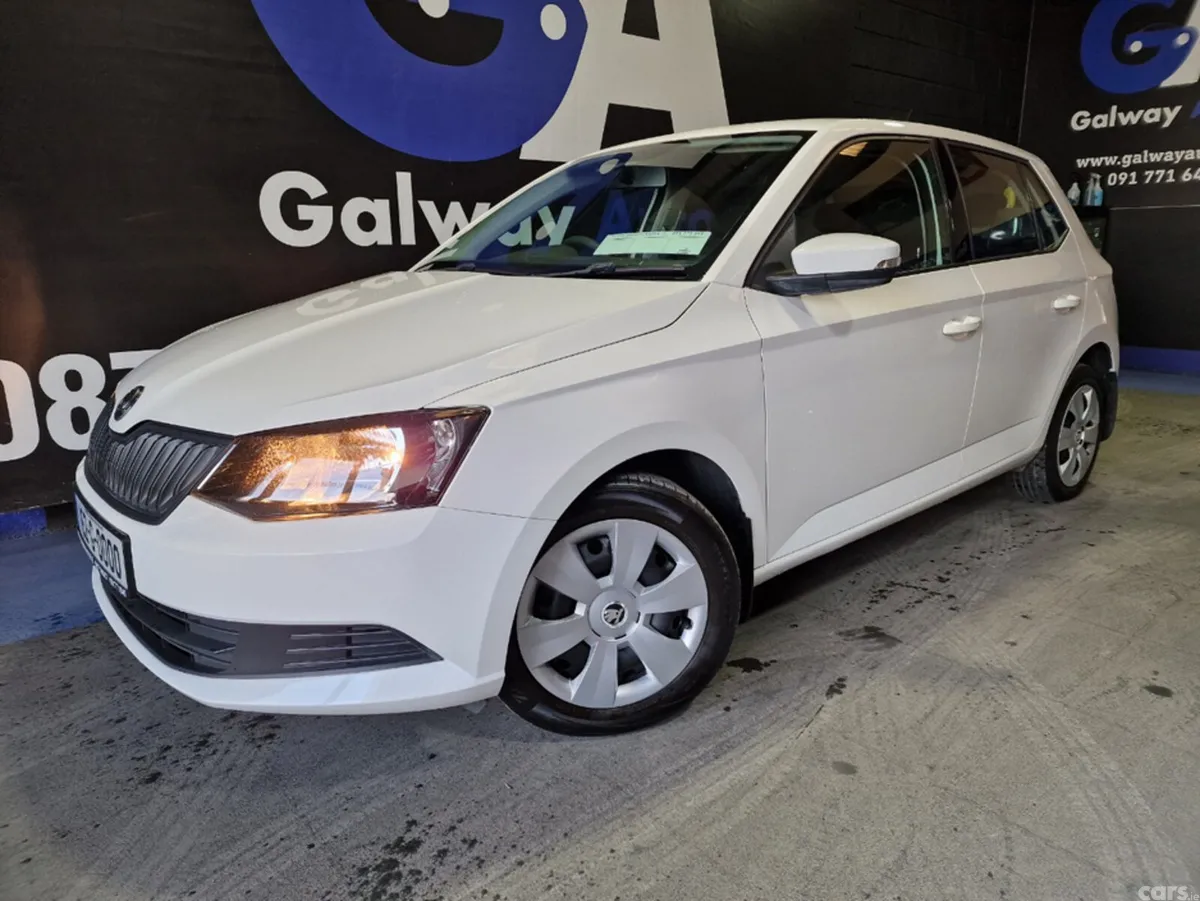 Skoda Fabia Hatchback, Petrol, 2016, White