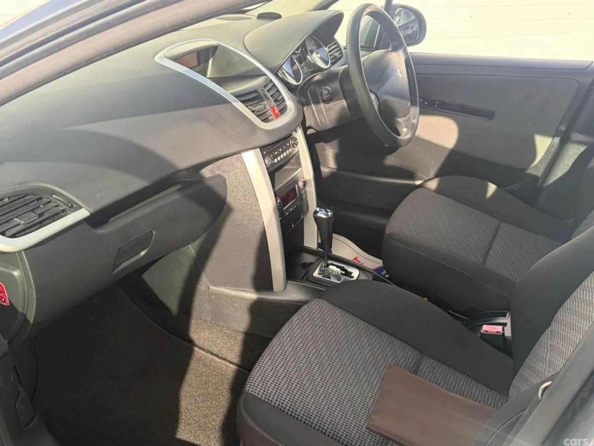 Peugeot 207 Hatchback, Petrol, 2010, Grey