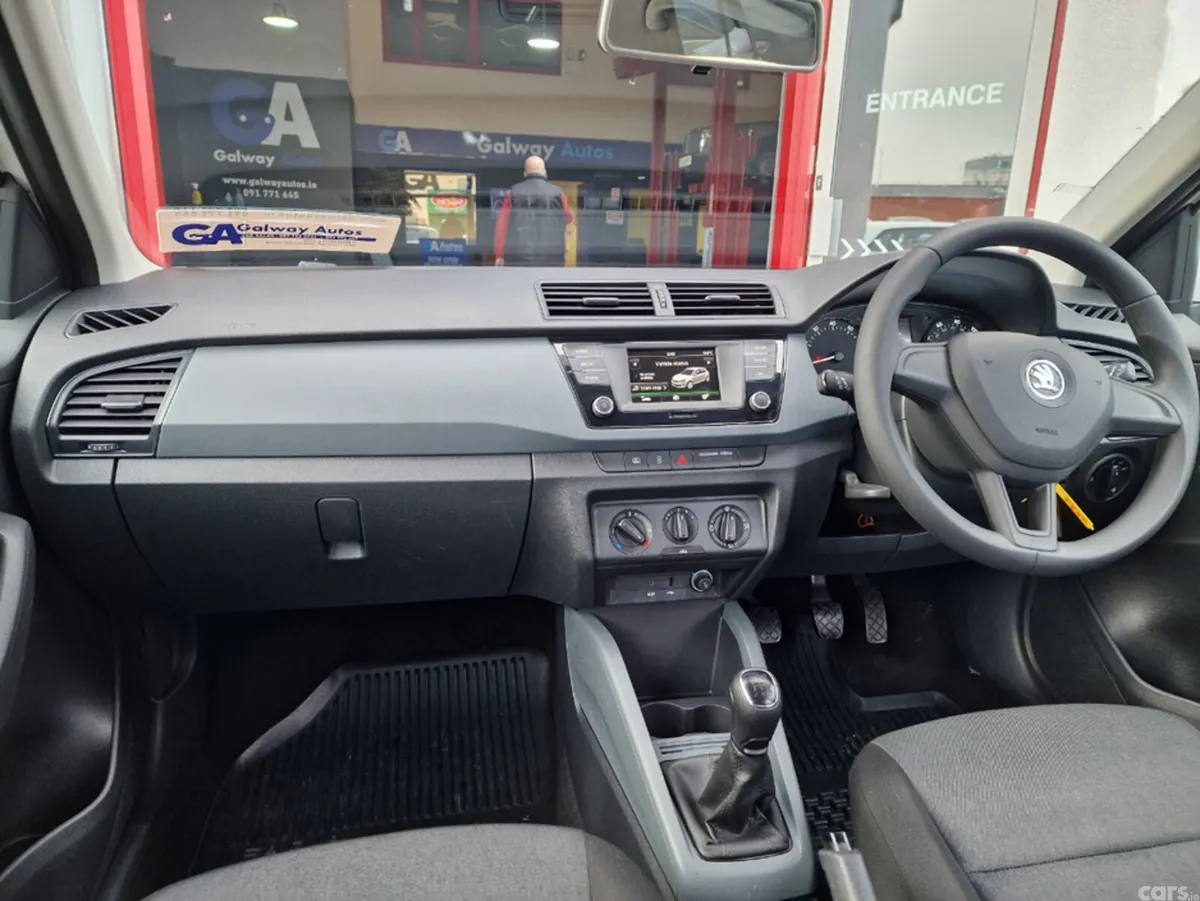 Skoda Fabia Hatchback, Petrol, 2016, White