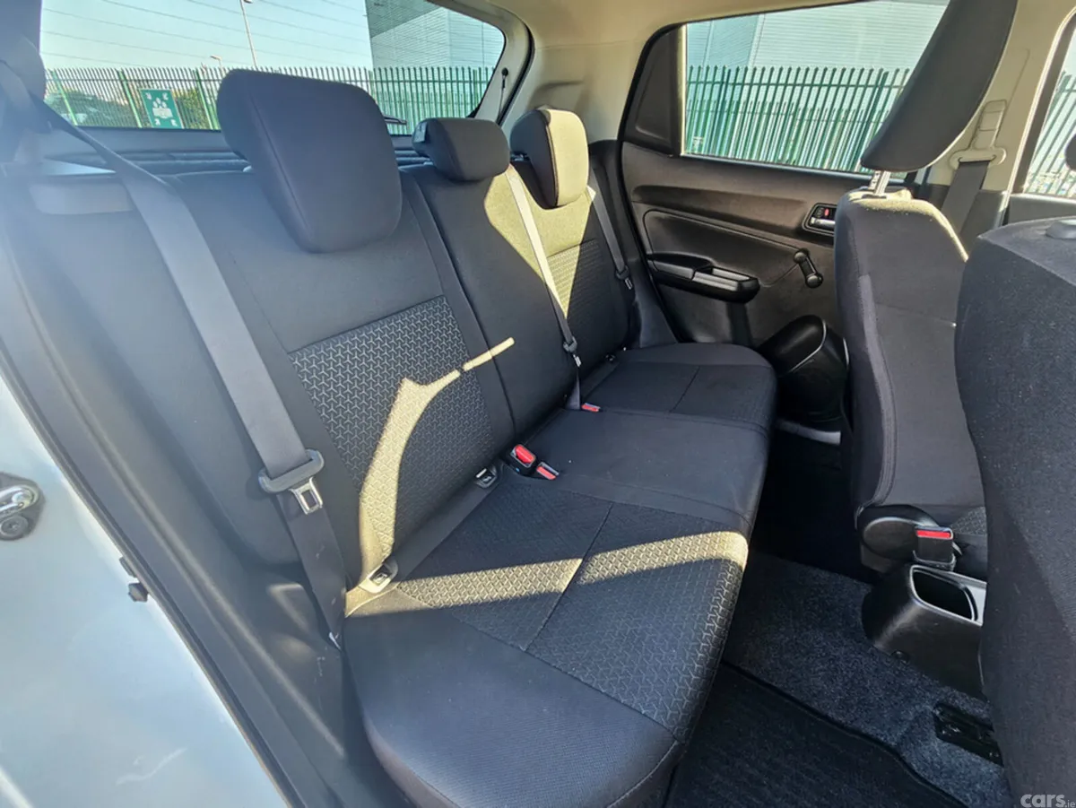 Suzuki Swift Hatchback, Petrol, 2022, White