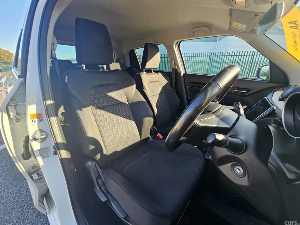 Suzuki Swift Hatchback, Petrol, 2022, White